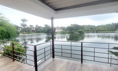 Casa de lujo en alquiler en La Laguna Samborondón – 4D - vista al lago, piscina y muelle