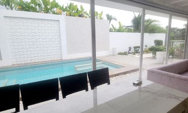 Casa de lujo en alquiler en La Laguna Samborondón – 4D - vista al lago, piscina y muelle