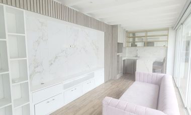 Casa de lujo en alquiler en La Laguna Samborondón – 4D - vista al lago, piscina y muelle
