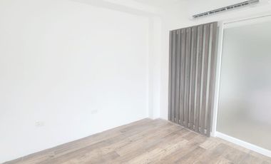 Casa de lujo en alquiler en La Laguna Samborondón – 4D - vista al lago, piscina y muelle