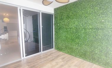 Casa de lujo en alquiler en La Laguna Samborondón – 4D - vista al lago, piscina y muelle