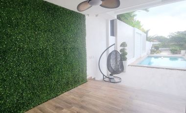 Casa de lujo en alquiler en La Laguna Samborondón – 4D - vista al lago, piscina y muelle