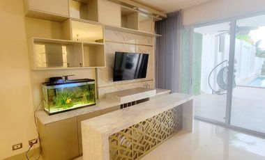 Casa de lujo en alquiler en La Laguna Samborondón – 4D - vista al lago, piscina y muelle