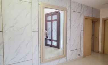 Casa de lujo en alquiler en La Laguna Samborondón – 4D - vista al lago, piscina y muelle