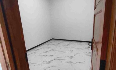 DIJUAL RUMAH CANTIK WARU GENTAN SOLO