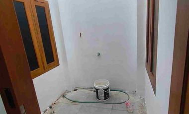 DIJUAL RUMAH CANTIK WARU GENTAN SOLO