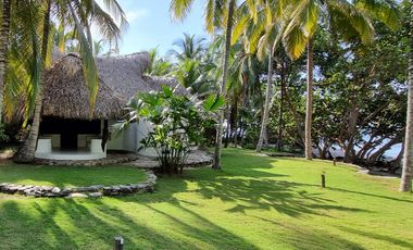 Ecolodge en Venta en Palomino, 100 metros de frente de playa, Colombia