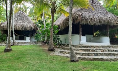 Ecolodge en Venta en Palomino, 100 metros de frente de playa, Colombia