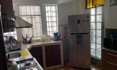 VENTA DE  DUPLEX  EN ESQUINA (1ER PISO - 2DO PISO MÁS COCHERA) – URB LA CALERA-SURQUILLO