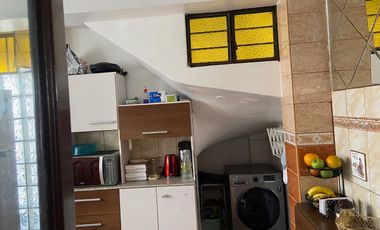 VENTA DE  DUPLEX  EN ESQUINA (1ER PISO - 2DO PISO MÁS COCHERA) – URB LA CALERA-SURQUILLO
