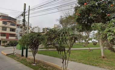 VENTA DE  DUPLEX  EN ESQUINA (1ER PISO - 2DO PISO MÁS COCHERA) – URB LA CALERA-SURQUILLO