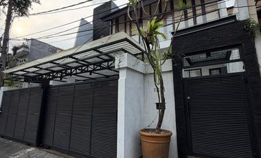 Disewakan Rumah 2 Lantai Di Pondok Indah Lokasi Strategis