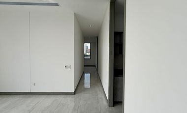 Extraordinario apartamento en Monaco con 162 m2 en primer piso con 3 alcobas y dos parqueaderos. Pinares. Pereira.