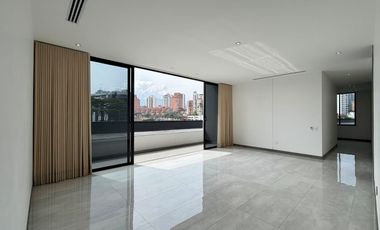Extraordinario apartamento en Monaco con 162 m2 en primer piso con 3 alcobas y dos parqueaderos. Pinares. Pereira.