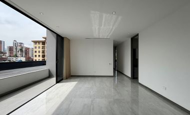Extraordinario apartamento en Monaco con 162 m2 en primer piso con 3 alcobas y dos parqueaderos. Pinares. Pereira.
