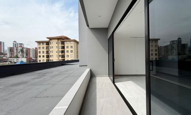 Extraordinario apartamento en Monaco con 162 m2 en primer piso con 3 alcobas y dos parqueaderos. Pinares. Pereira.