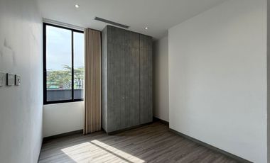 Extraordinario apartamento en Monaco con 162 m2 en primer piso con 3 alcobas y dos parqueaderos. Pinares. Pereira.
