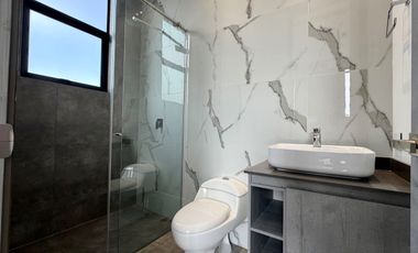 Extraordinario apartamento en Monaco con 162 m2 en primer piso con 3 alcobas y dos parqueaderos. Pinares. Pereira.