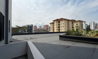 Extraordinario apartamento en Monaco con 162 m2 en primer piso con 3 alcobas y dos parqueaderos. Pinares. Pereira.