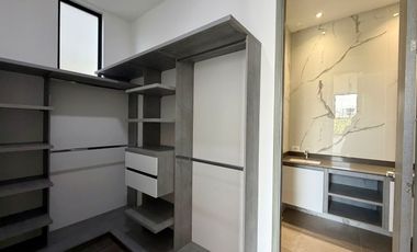 Extraordinario apartamento en Monaco con 162 m2 en primer piso con 3 alcobas y dos parqueaderos. Pinares. Pereira.