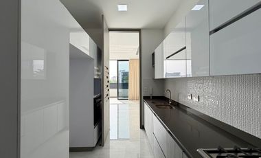 Extraordinario apartamento en Monaco con 162 m2 en primer piso con 3 alcobas y dos parqueaderos. Pinares. Pereira.