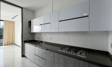 Extraordinario apartamento en Monaco con 162 m2 en primer piso con 3 alcobas y dos parqueaderos. Pinares. Pereira.