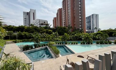 Extraordinario apartamento en Monaco con 162 m2 en primer piso con 3 alcobas y dos parqueaderos. Pinares. Pereira.