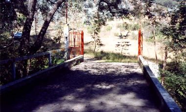 VENDO PROPIEDAD CAMPESTRE DE 4.5 Has. CON BOSQUE, RIO Y GRAN VISTA A LAS MONTAÑAS.
