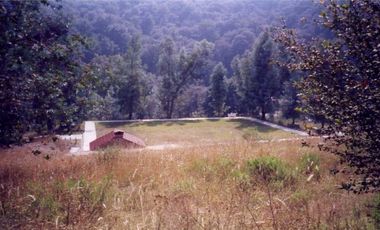 VENDO PROPIEDAD CAMPESTRE DE 4.5 Has. CON BOSQUE, RIO Y GRAN VISTA A LAS MONTAÑAS.