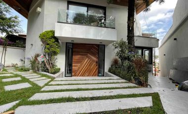 Dos casas remodeladas independientes/ Gran vista/ Magnífica inversión, vive y genera rentas/