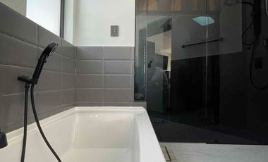 Dos casas remodeladas independientes/ Gran vista/ Magnífica inversión, vive y genera rentas/