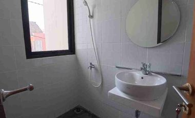 Buruan tinggal 1 unit, rumah baru full furnis dan siap huni kranggan bekasi