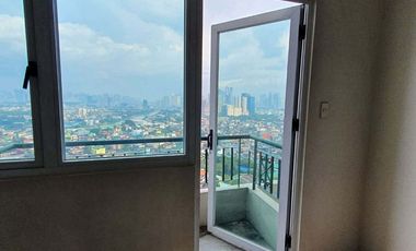 2br Condo for SALE SEMI FURNISHED 44.35sqm   near makati : 4,500,000
