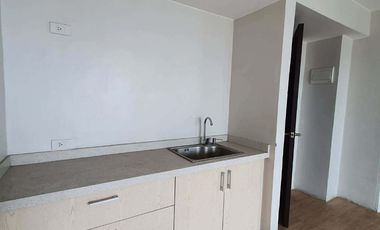 2br Condo for SALE SEMI FURNISHED 44.35sqm   near makati : 4,500,000