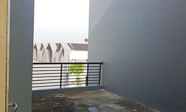 Di sewakan ruko 3 lantai di symphoni harapan indah bekasi barat