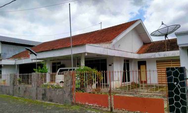 Dijual rumah 1 lantai di jalan Gajah Mada kaliwates jember