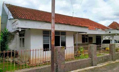 Dijual rumah 1 lantai di jalan Gajah Mada kaliwates jember