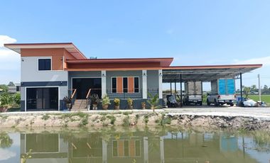 This 2-storey detached house on a spacious 275.5 sq.wah land, only 10 minutes from Bangna-trad Road, offering the perfect set up for a Home office