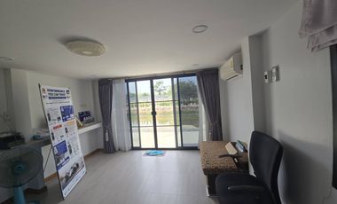 This 2-storey detached house on a spacious 275.5 sq.wah land, only 10 minutes from Bangna-trad Road, offering the perfect set up for a Home office