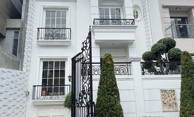 Rumah Siap Huni di Permata Buana, Uk 8X18m, 2.5 Lantai, Harga:6.9 M Nego