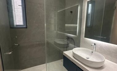Rumah Siap Huni di Permata Buana, Uk 8X18m, 2.5 Lantai, Harga:6.9 M Nego