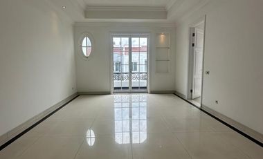 Rumah Siap Huni di Permata Buana, Uk 8X18m, 2.5 Lantai, Harga:6.9 M Nego