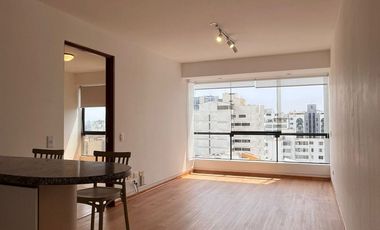 📢 ALQUILER DEPARTAMENTO EN SAN ISIDRO – JAVIER PRADO FRENTE A PARQUE 🌳 | PISO 14 CON VISTA + COCHERA 🚗