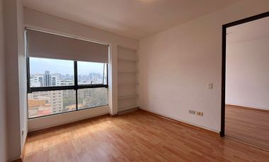 📢 ALQUILER DEPARTAMENTO EN SAN ISIDRO – JAVIER PRADO FRENTE A PARQUE 🌳 | PISO 14 CON VISTA + COCHERA 🚗