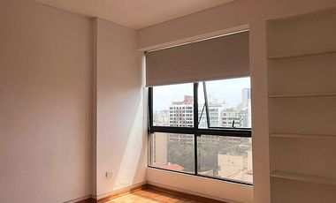 📢 ALQUILER DEPARTAMENTO EN SAN ISIDRO – JAVIER PRADO FRENTE A PARQUE 🌳 | PISO 14 CON VISTA + COCHERA 🚗