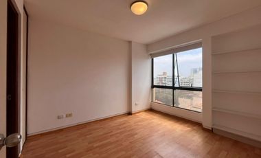 📢 ALQUILER DEPARTAMENTO EN SAN ISIDRO – JAVIER PRADO FRENTE A PARQUE 🌳 | PISO 14 CON VISTA + COCHERA 🚗
