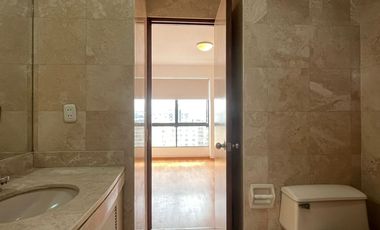 📢 ALQUILER DEPARTAMENTO EN SAN ISIDRO – JAVIER PRADO FRENTE A PARQUE 🌳 | PISO 14 CON VISTA + COCHERA 🚗