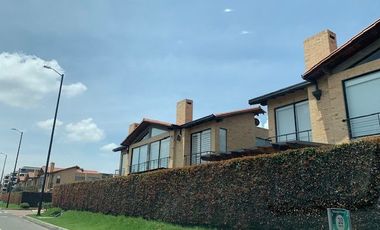 Casa en condominio con Club House entre Chía y Cajicá