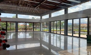 Casa en condominio con Club House entre Chía y Cajicá