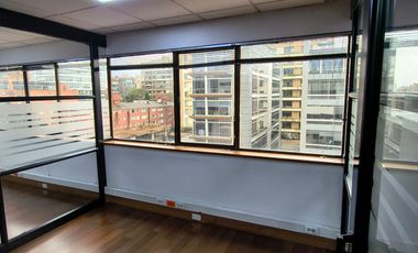 Oficina en arriendo en el Centro 93